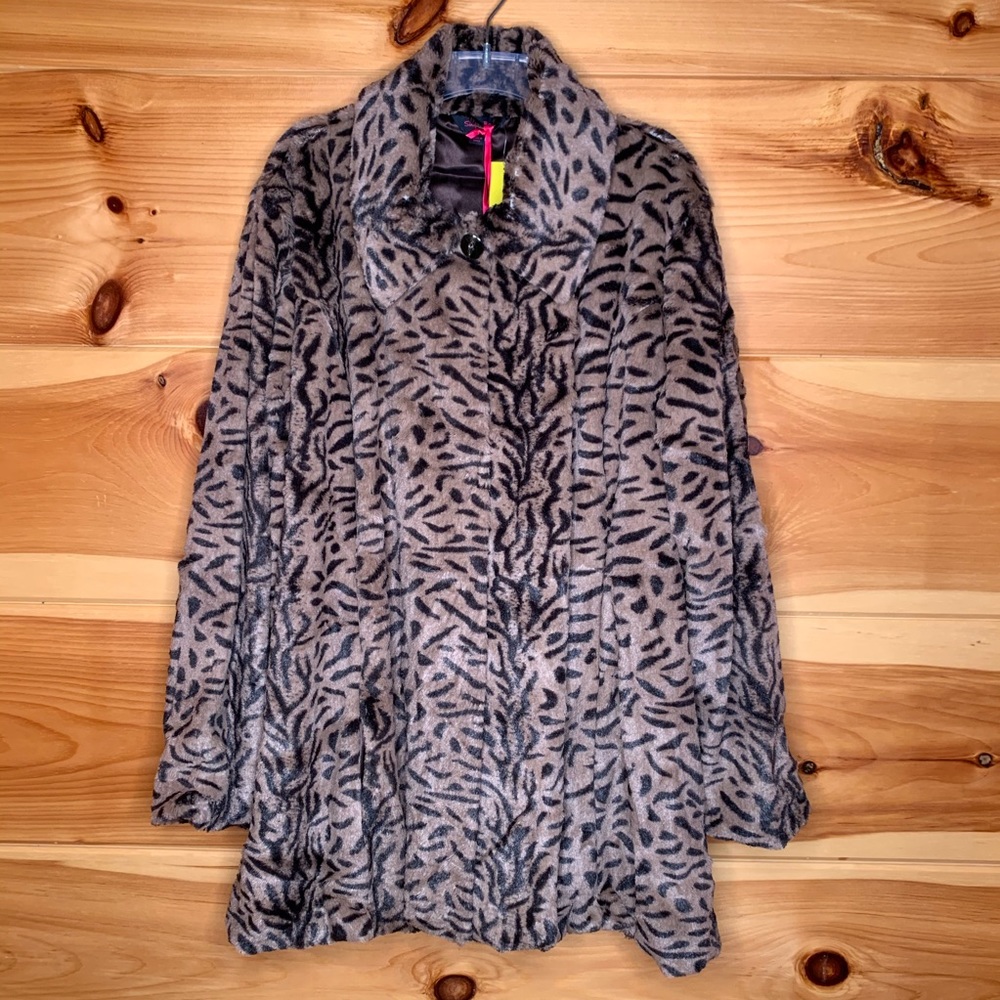 Simply Be 22/3X Faux Fur Coat